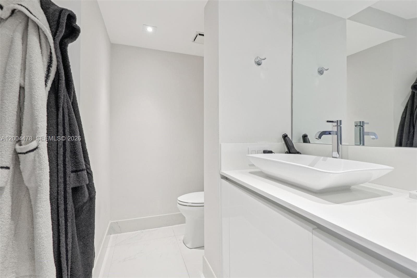 3640 Yacht Club Dr 1007 photo 20