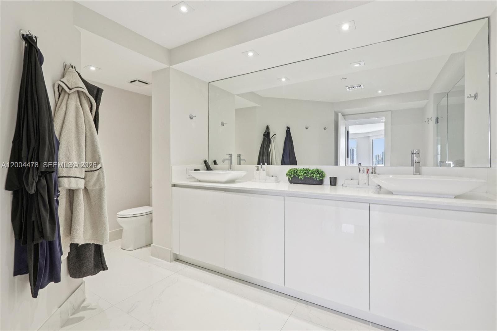 3640 Yacht Club Dr 1007 photo 19