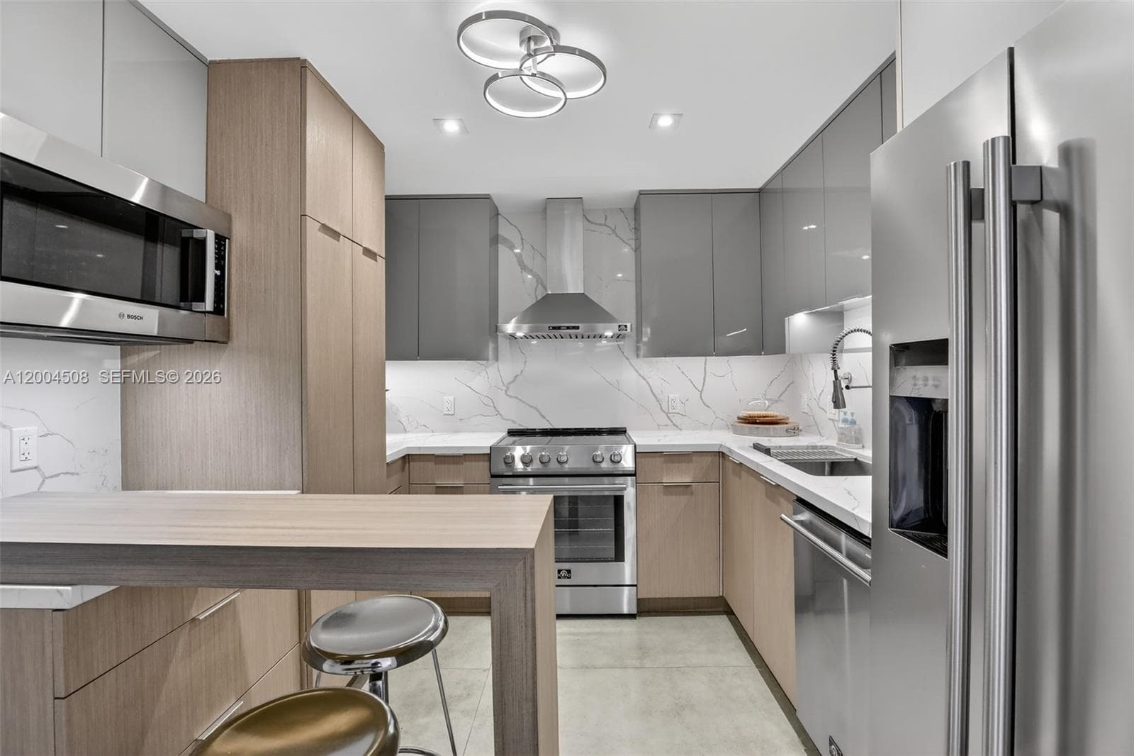 2780 183rd ST 1714 photo 4