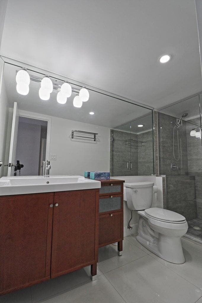 800 Parkview Drive 602 photo 19