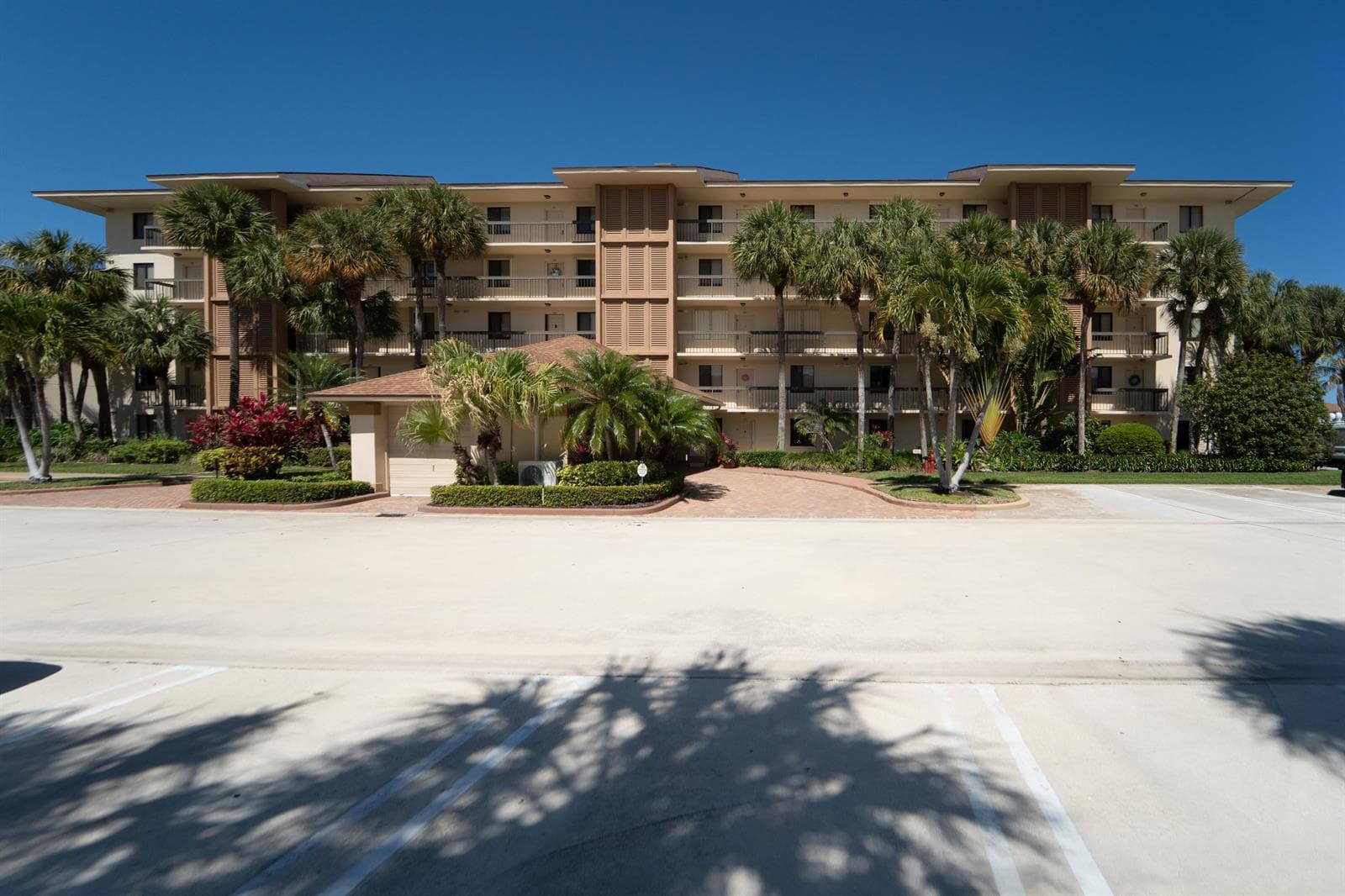 2501 Marina Isle Way 203 photo 2