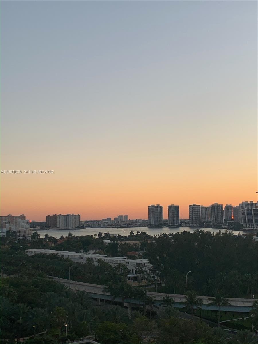 19201 Collins Ave 1109 photo 19