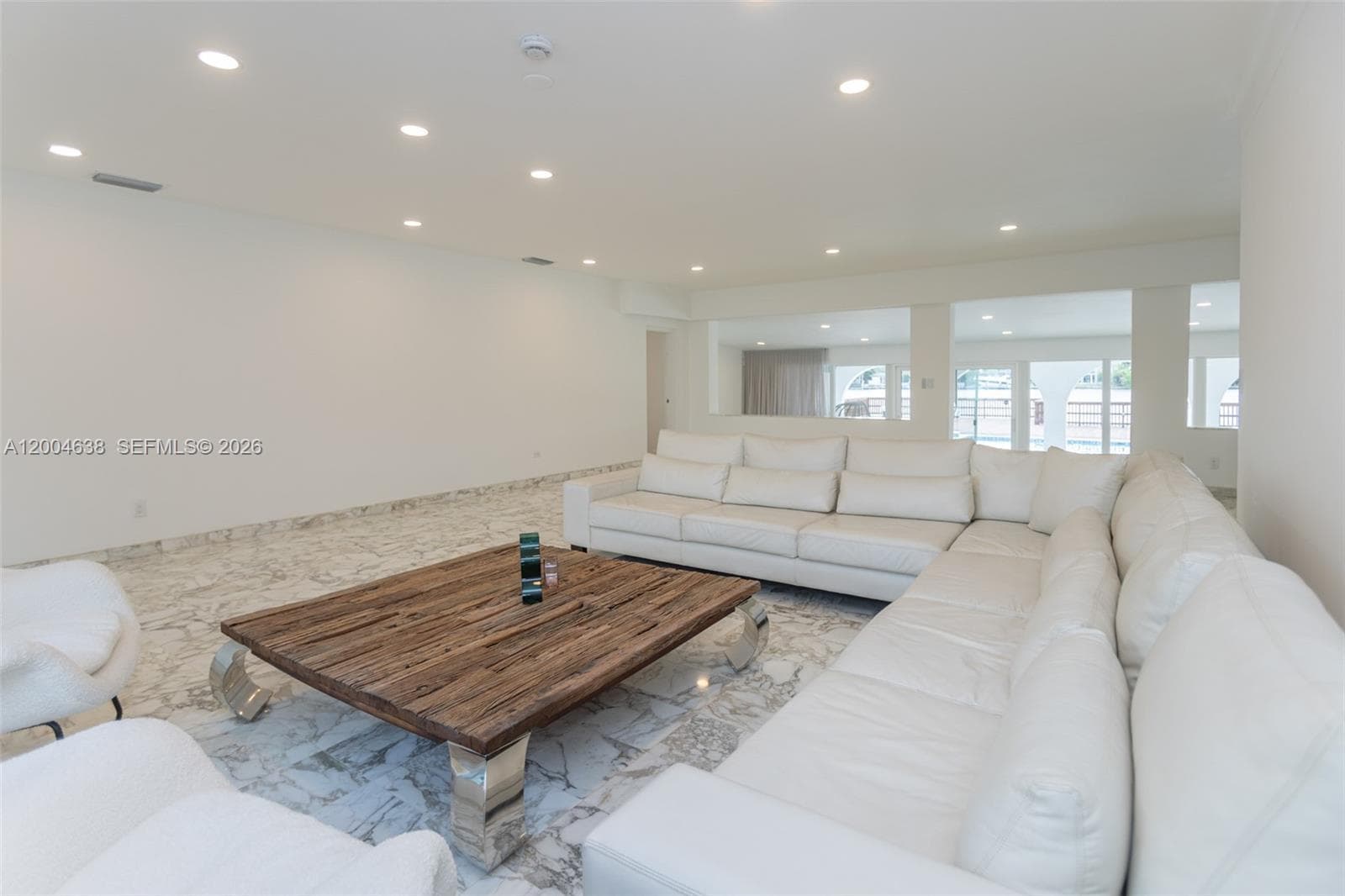 1690 Daytonia Rd photo 4