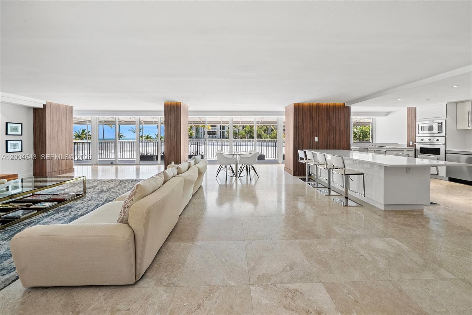 600 Grapetree Dr 3BS photo 2