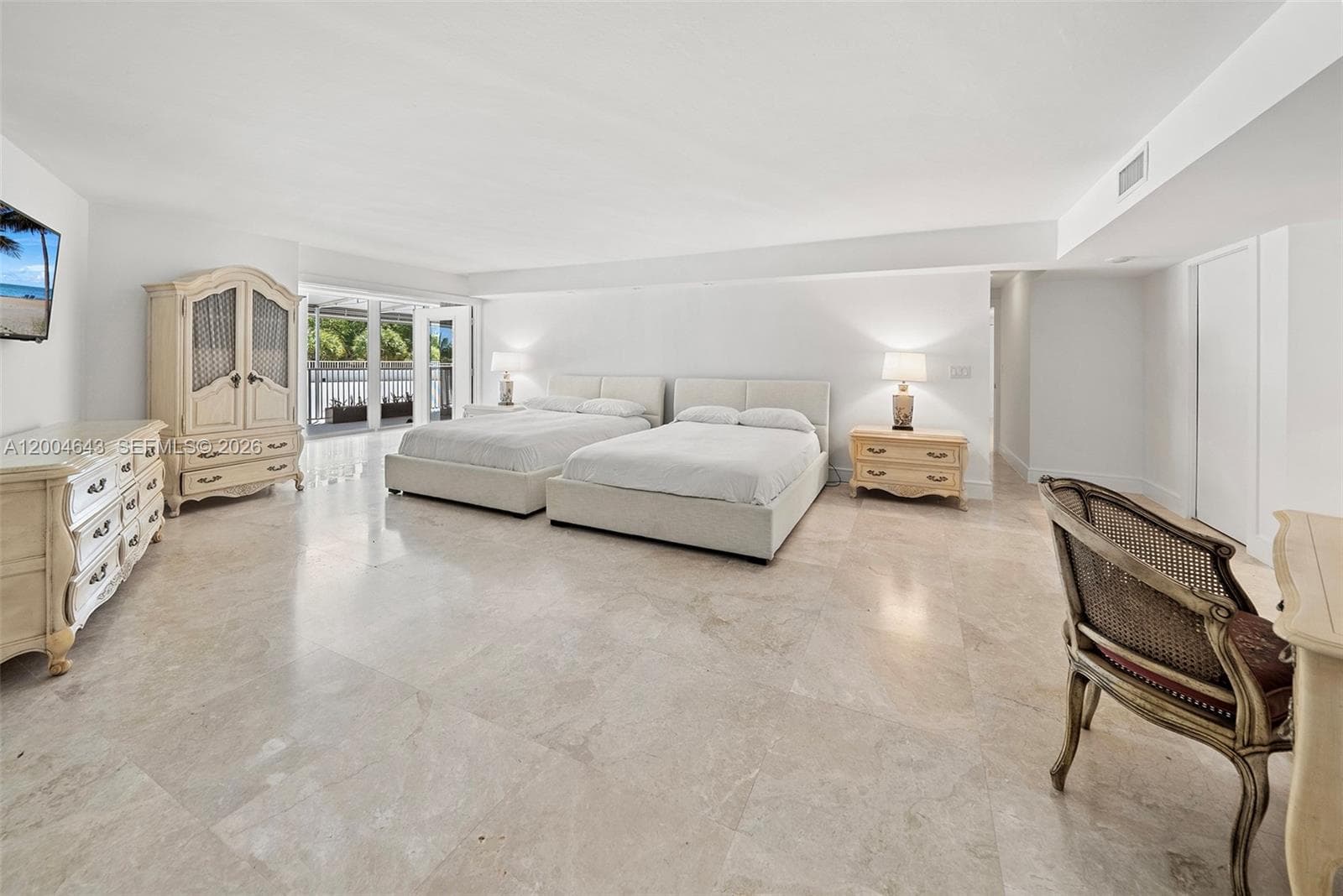 600 Grapetree Dr 3BS photo 22