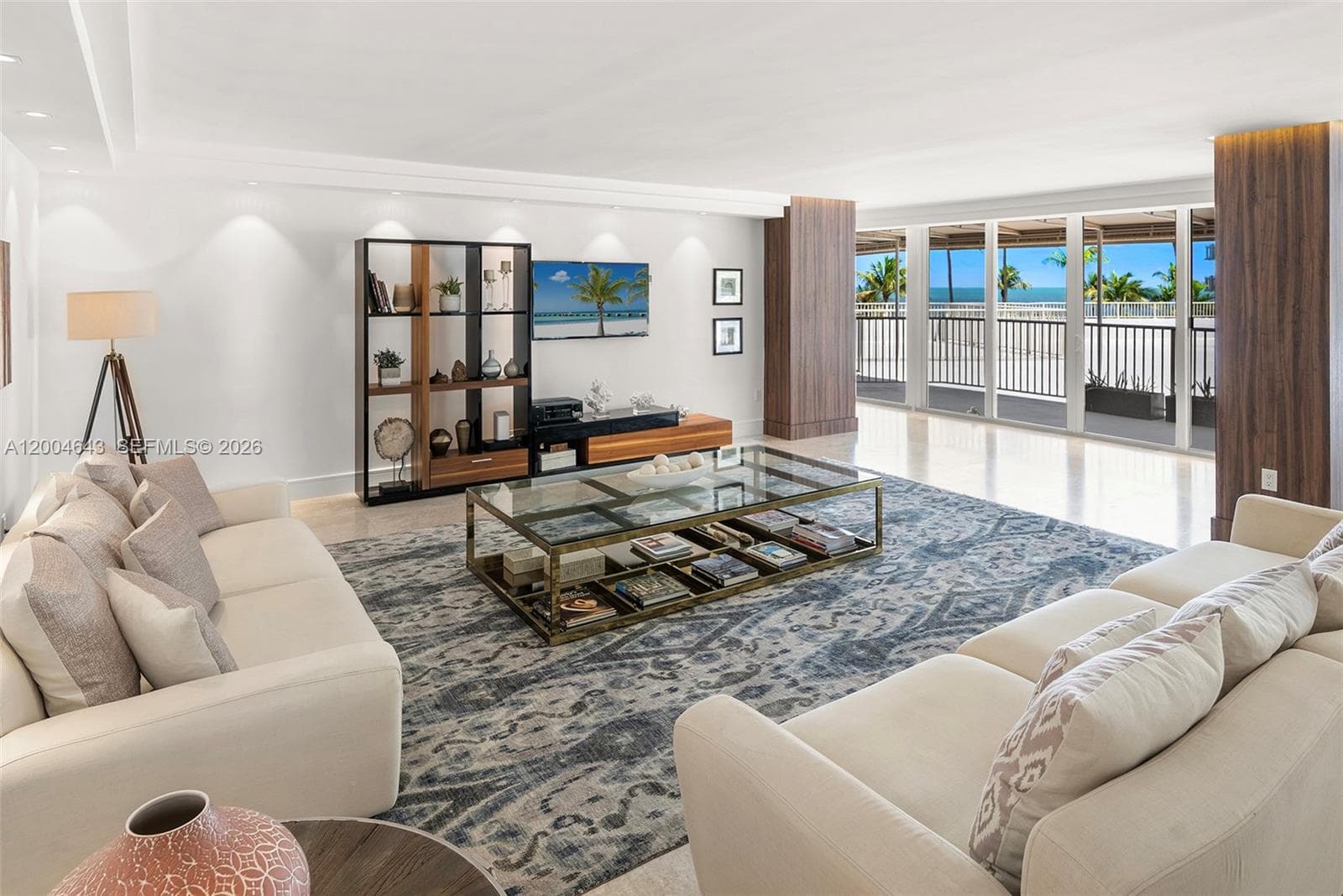 600 Grapetree Dr 3BS photo 1