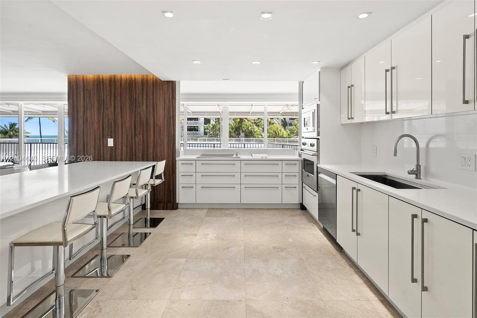 600 Grapetree Dr 3BS photo 18