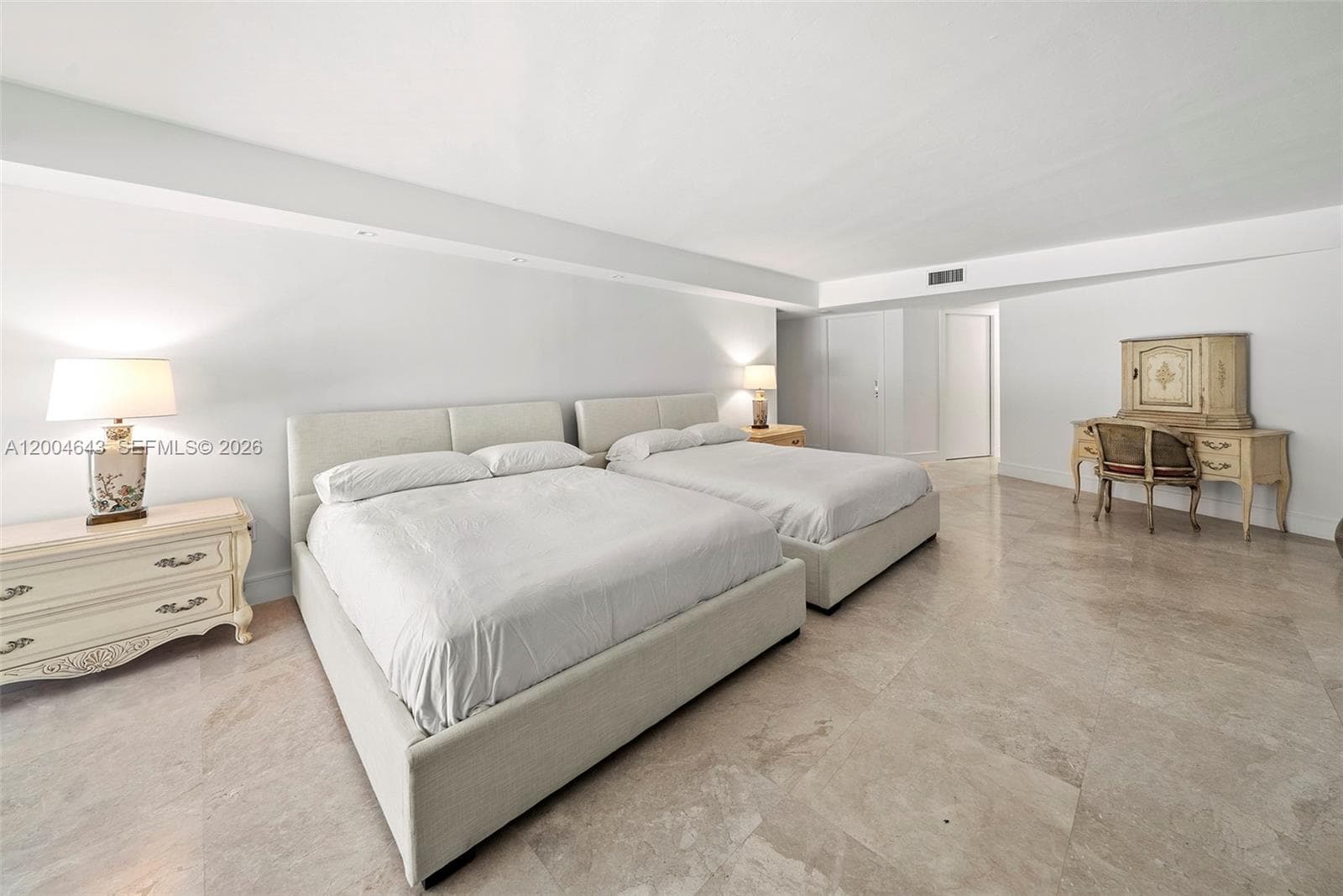 600 Grapetree Dr 3BS photo 21