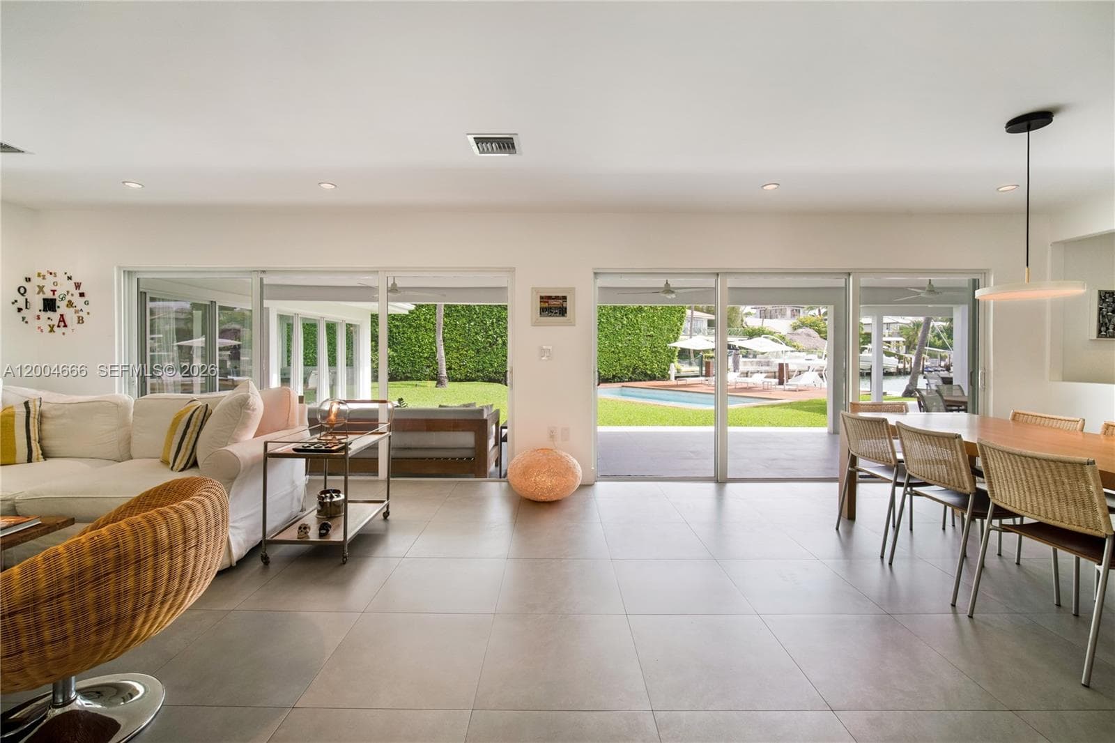 861 Harbor Dr photo 5