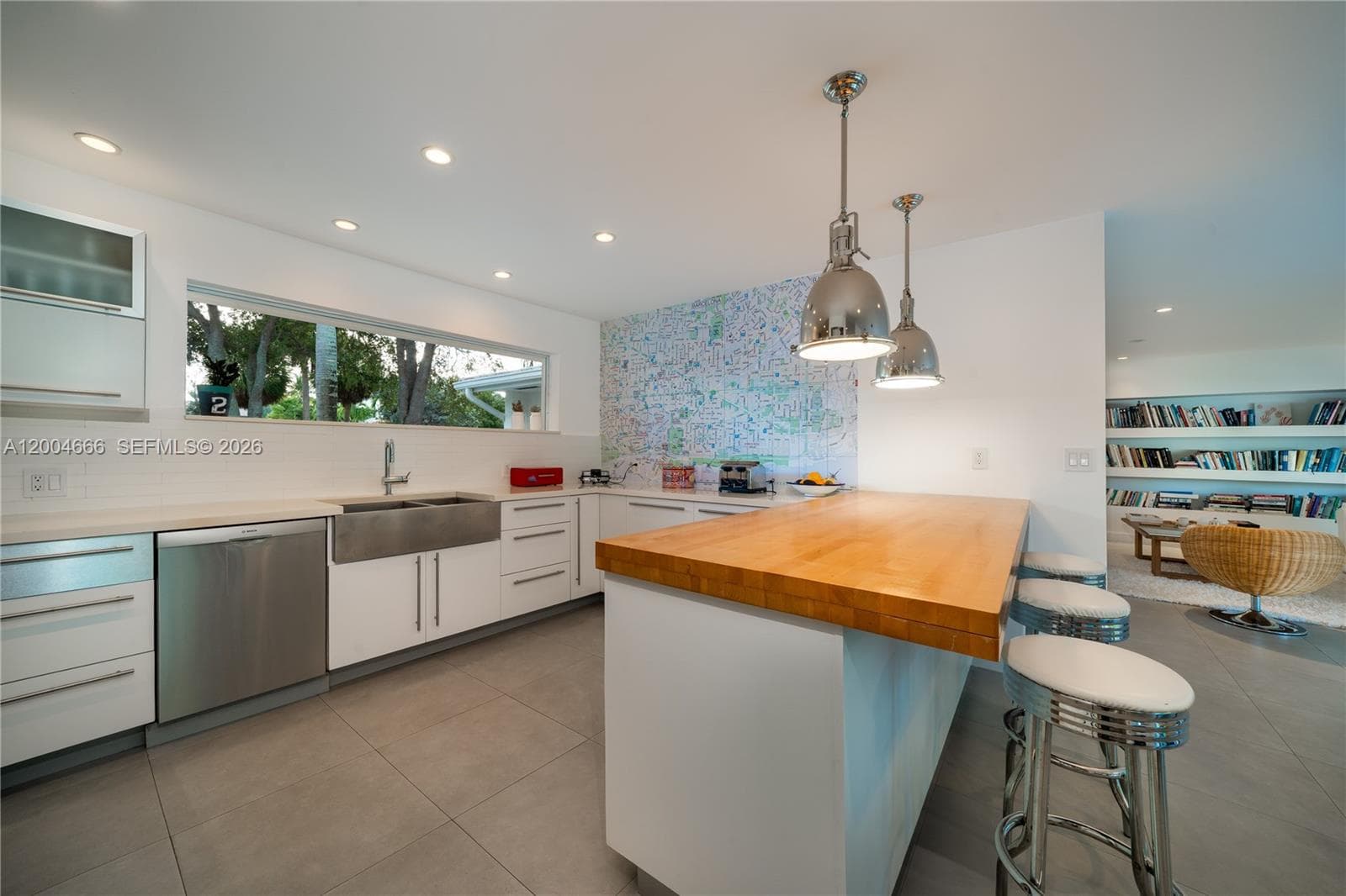 861 Harbor Dr photo 10