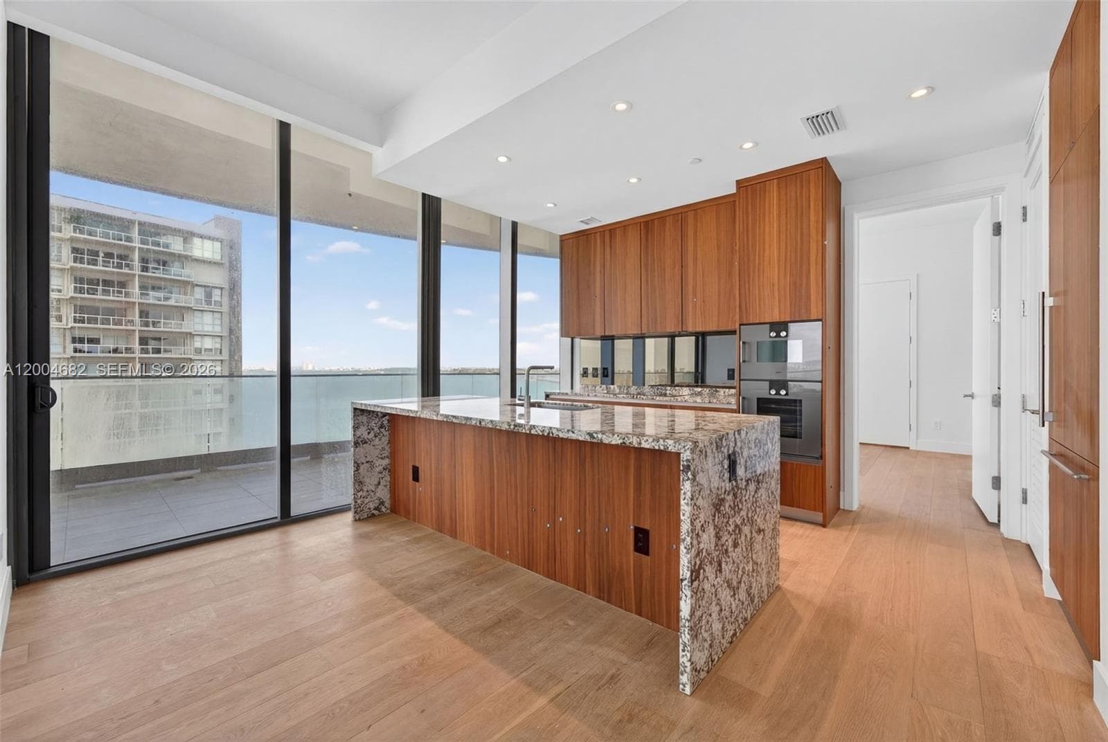 175 25th Rd 1404 photo 9