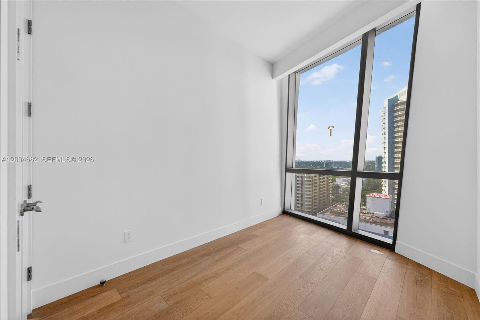 175 25th Rd 1404 photo 18