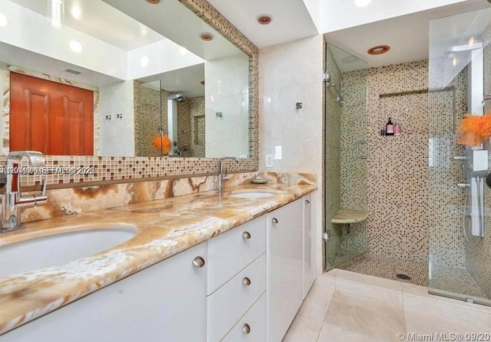 16500 Collins Ave 1551 photo 12