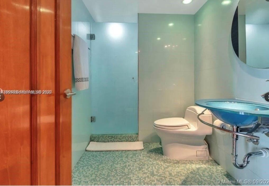 16500 Collins Ave 1551 photo 14