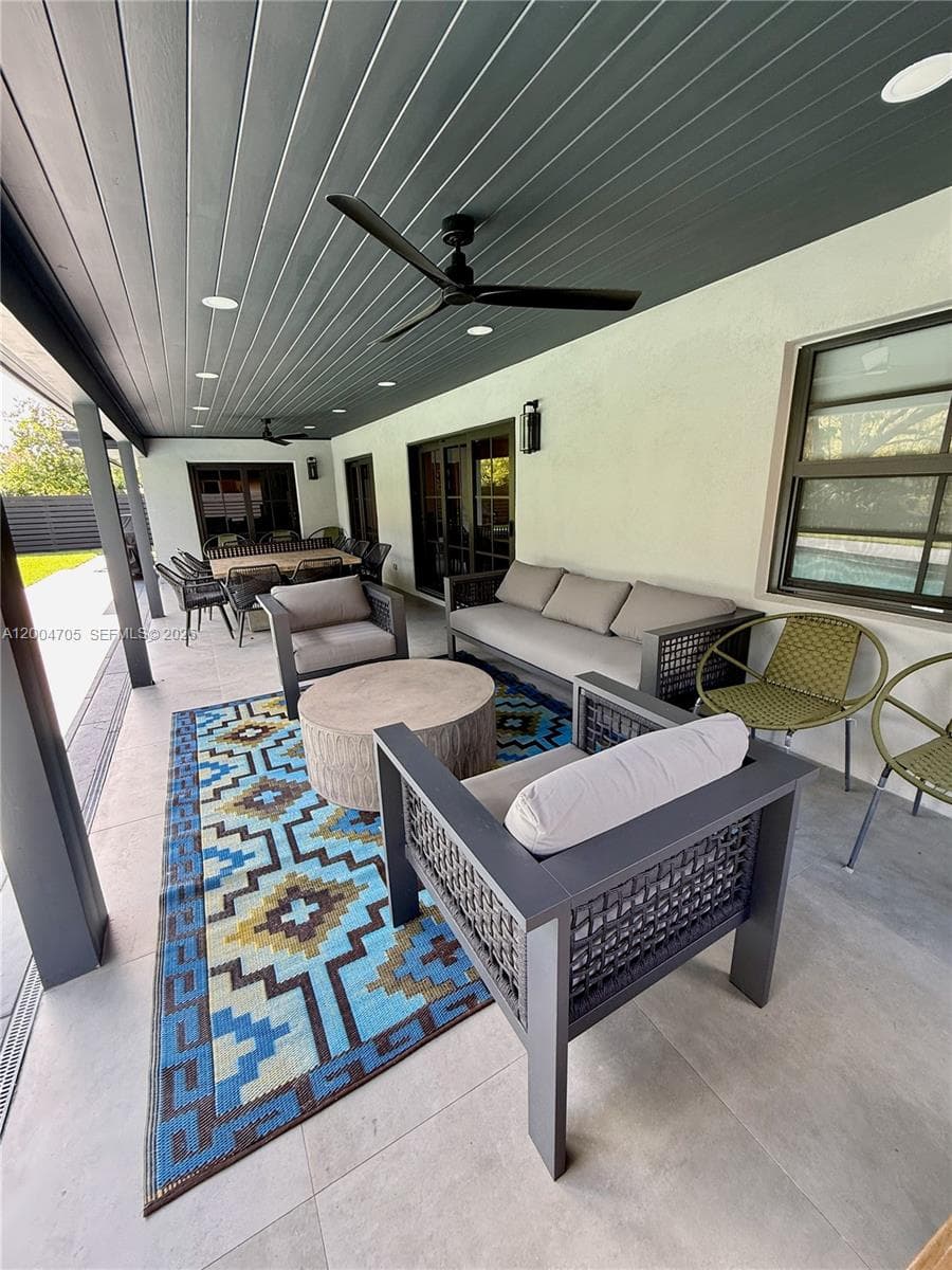 1304 Stratford St photo 23