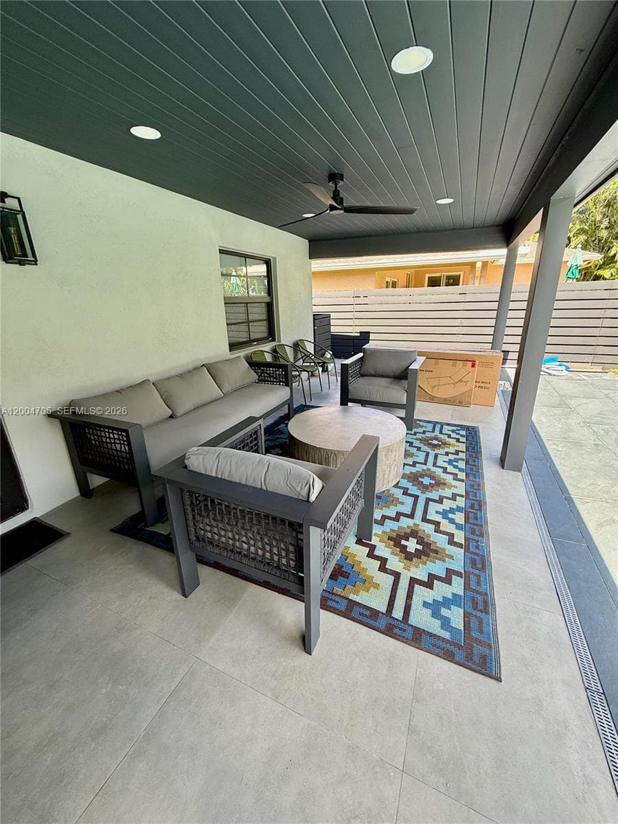 1304 Stratford St photo 22