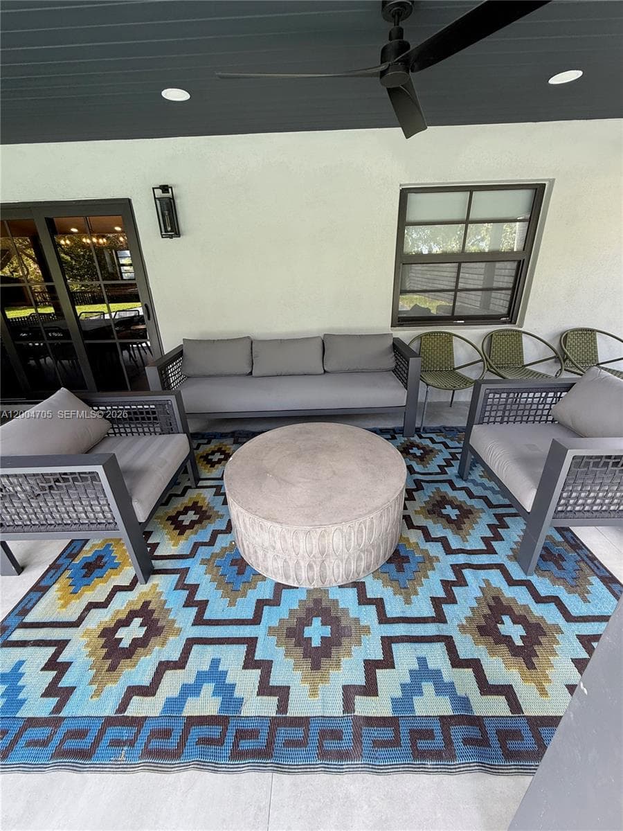 1304 Stratford St photo 24