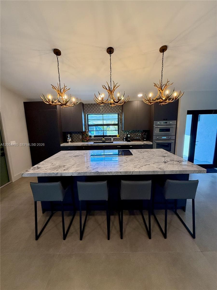 1304 Stratford St photo 4