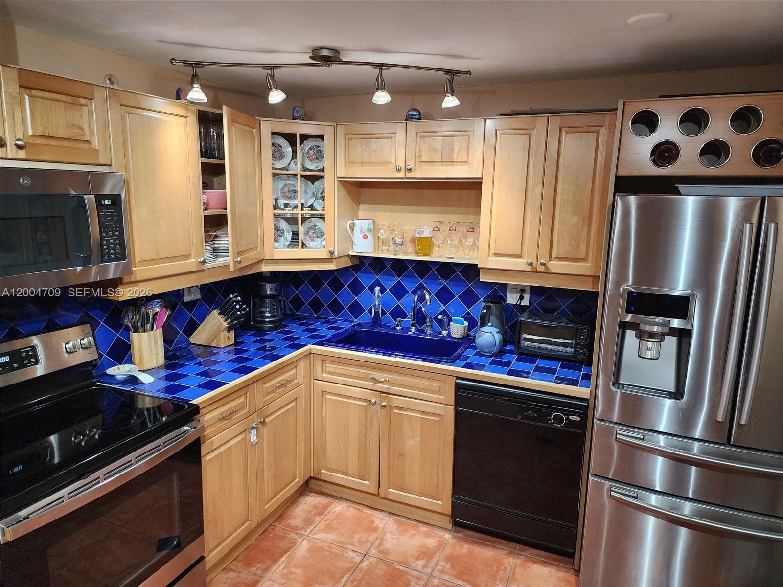 3161 Ocean Dr 409 photo 13