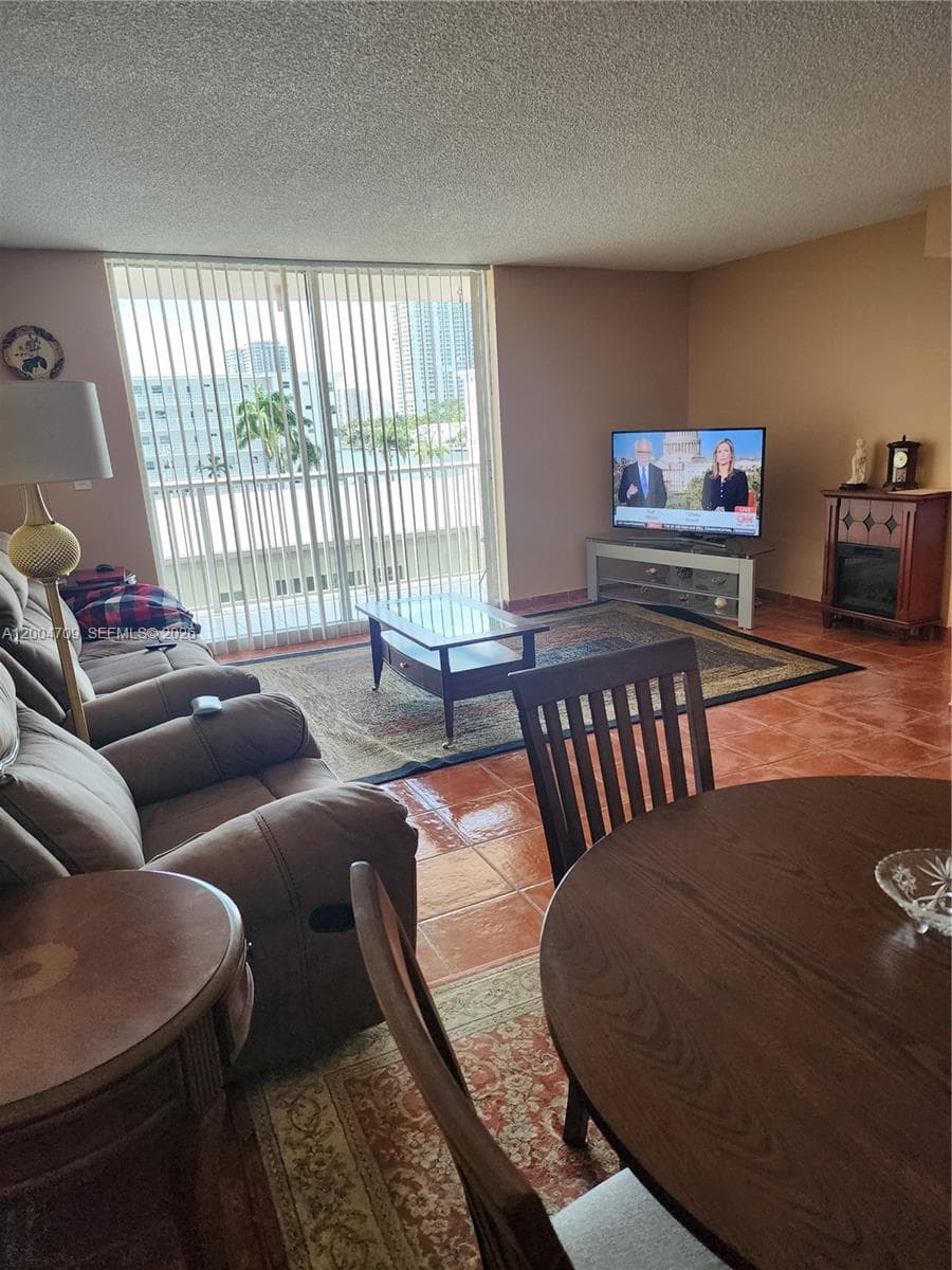 3161 S Ocean Dr 409 photo 12