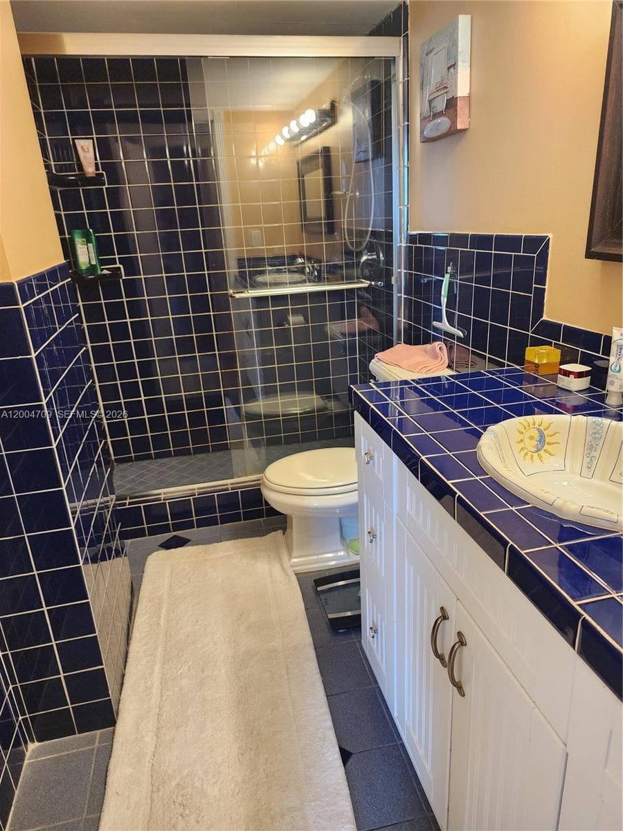 3161 S Ocean Dr 409 photo 22