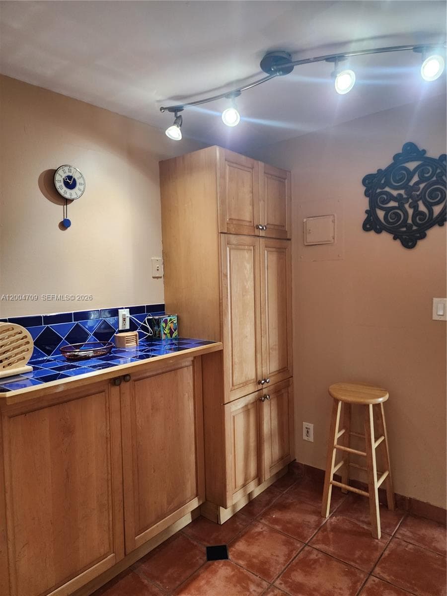 3161 S Ocean Dr 409 photo 15