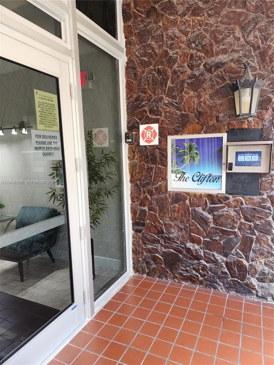 3161 S Ocean Dr 409 photo 4