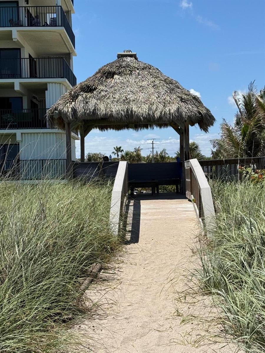 10102 S Ocean Drive 210a photo 4