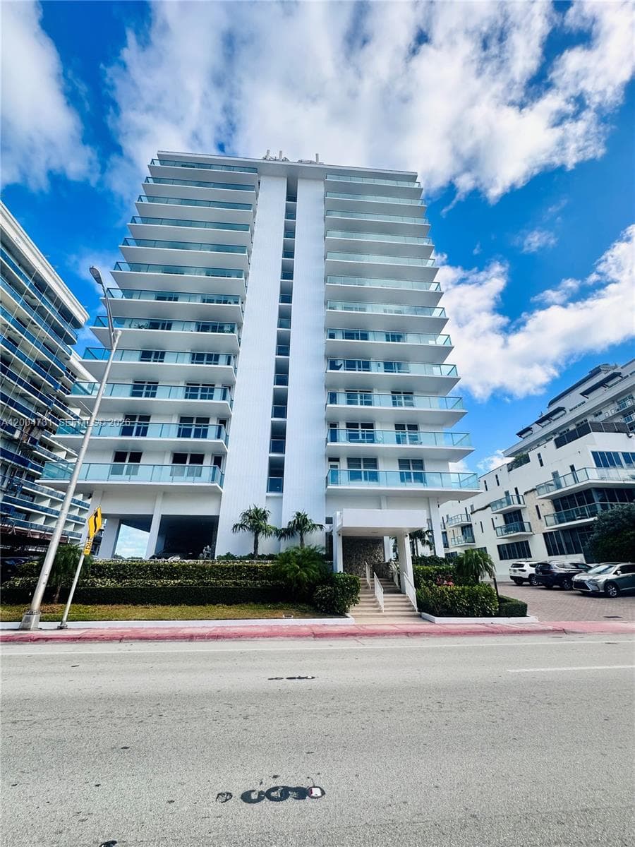 9511 Collins Ave 1001 photo 2