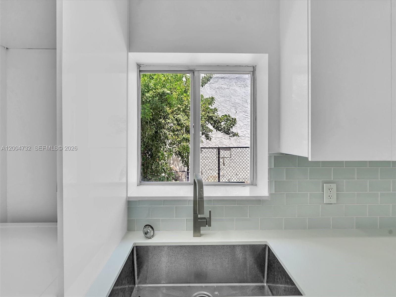 11900 Bayshore Dr 206 photo 3