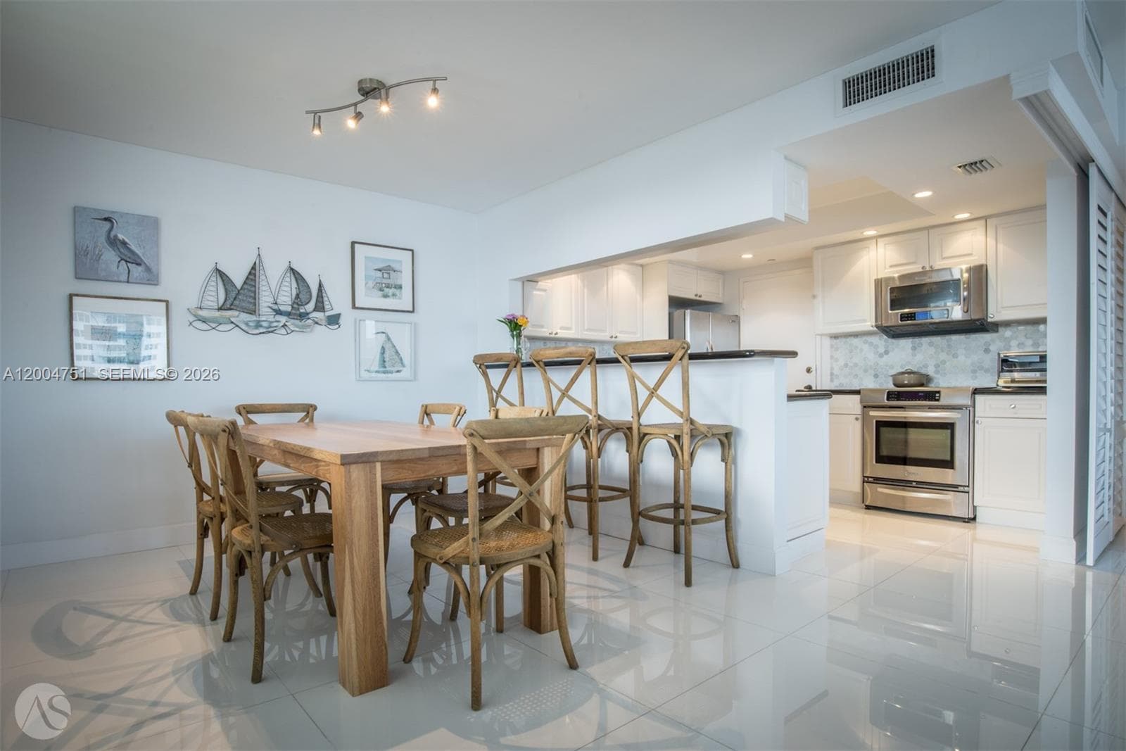 177 Ocean Lane Dr 1209 photo 3