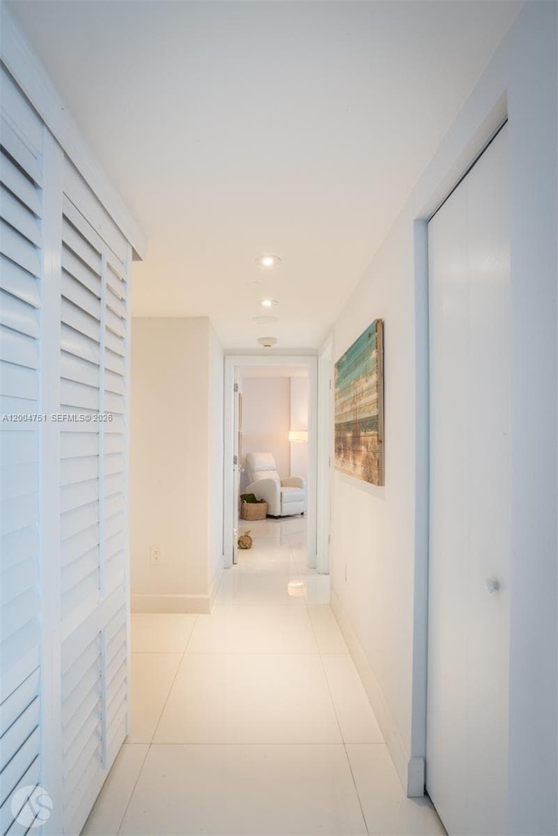 177 Ocean Lane Dr 1209 photo 14