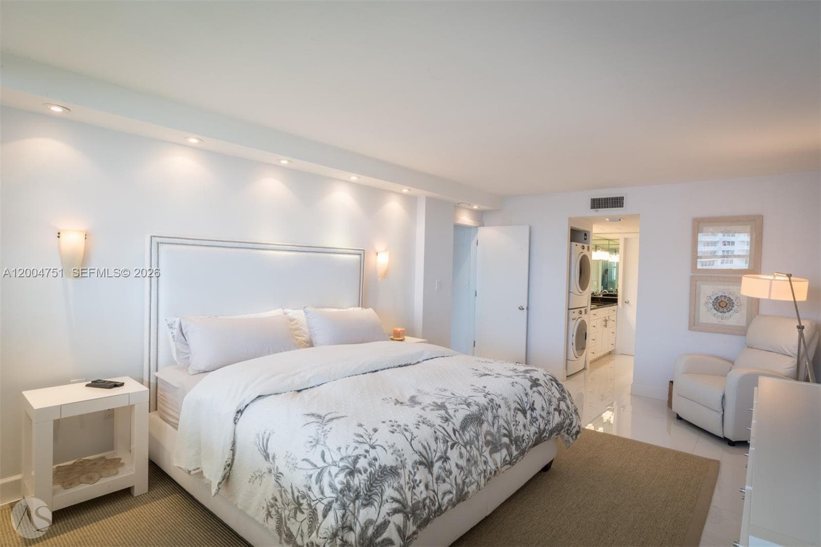 177 Ocean Lane Dr 1209 photo 18