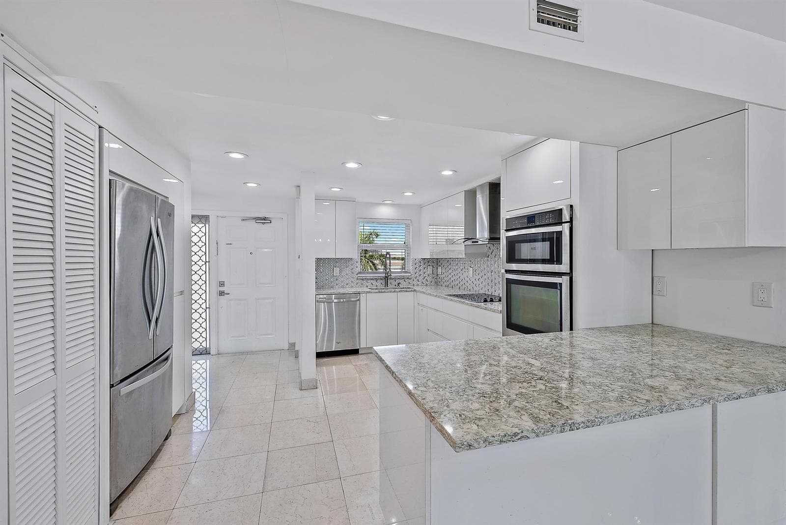 1001 E Camino Real 504 N photo 3