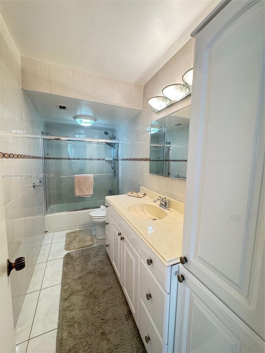 2030 Ocean Dr 403 photo 14