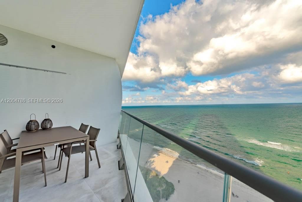 16901 Collins Ave 1404 photo 3