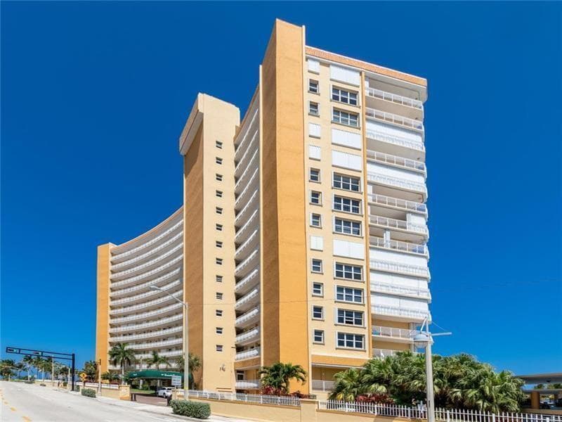 328 N Ocean Boulevard 902 photo 2