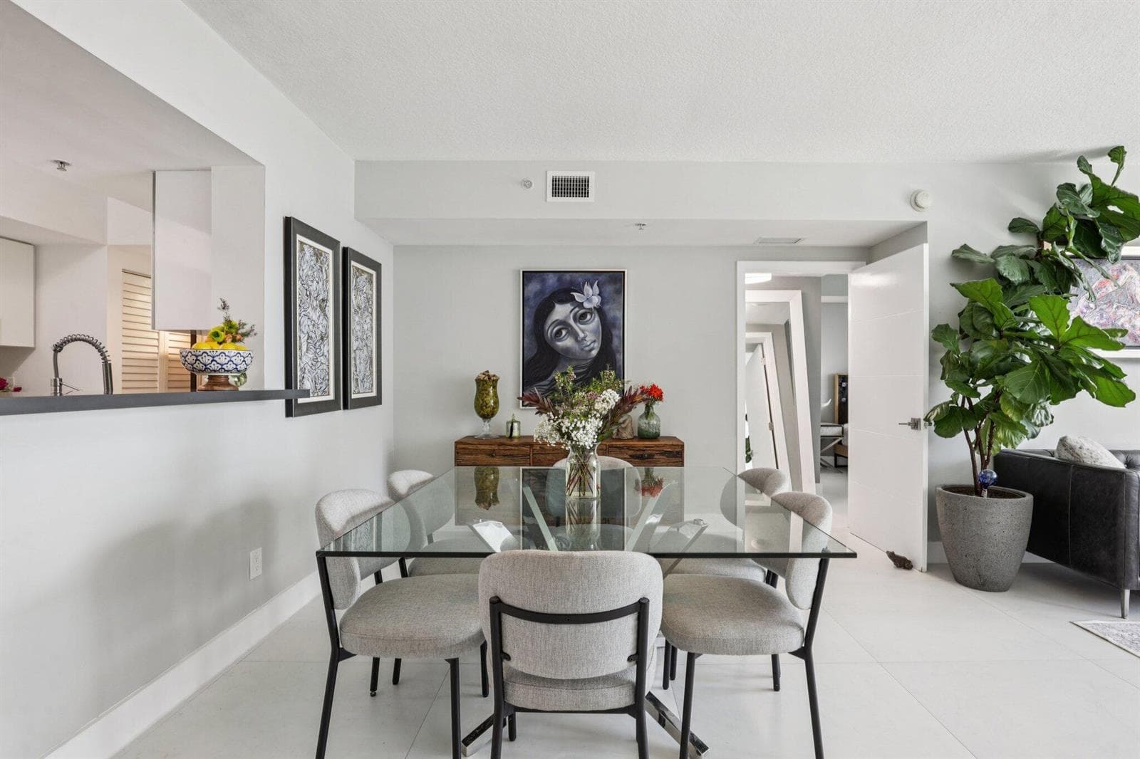 335 S Biscayne Boulevard 1607 photo 6