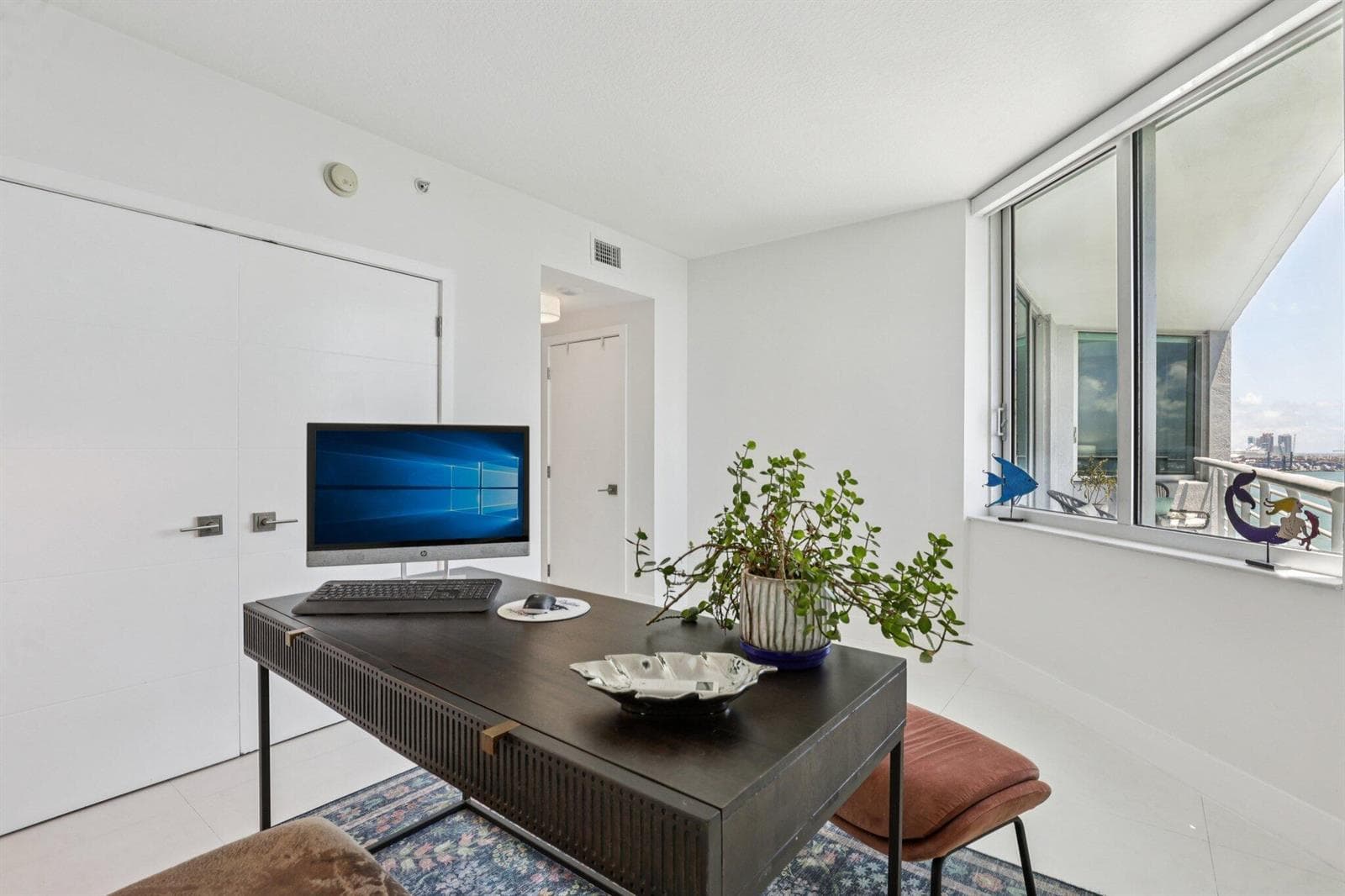 335 S Biscayne Boulevard 1607 photo 17
