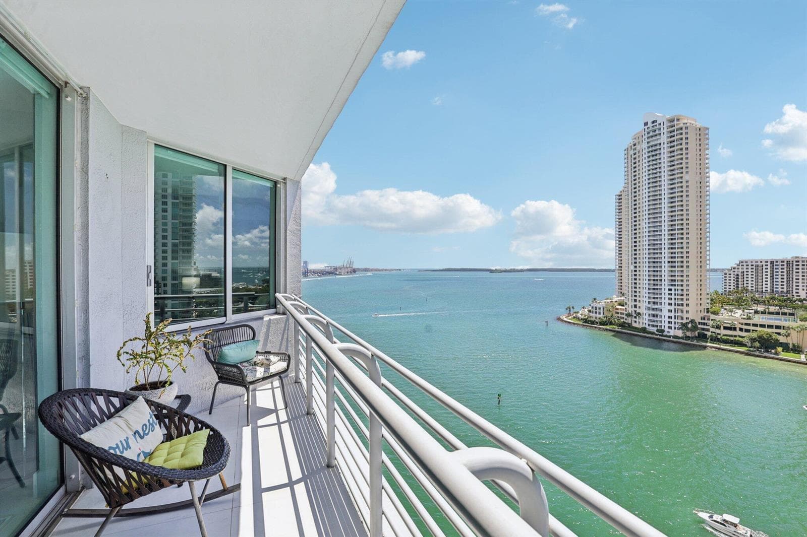 335 S Biscayne Boulevard 1607 photo 1