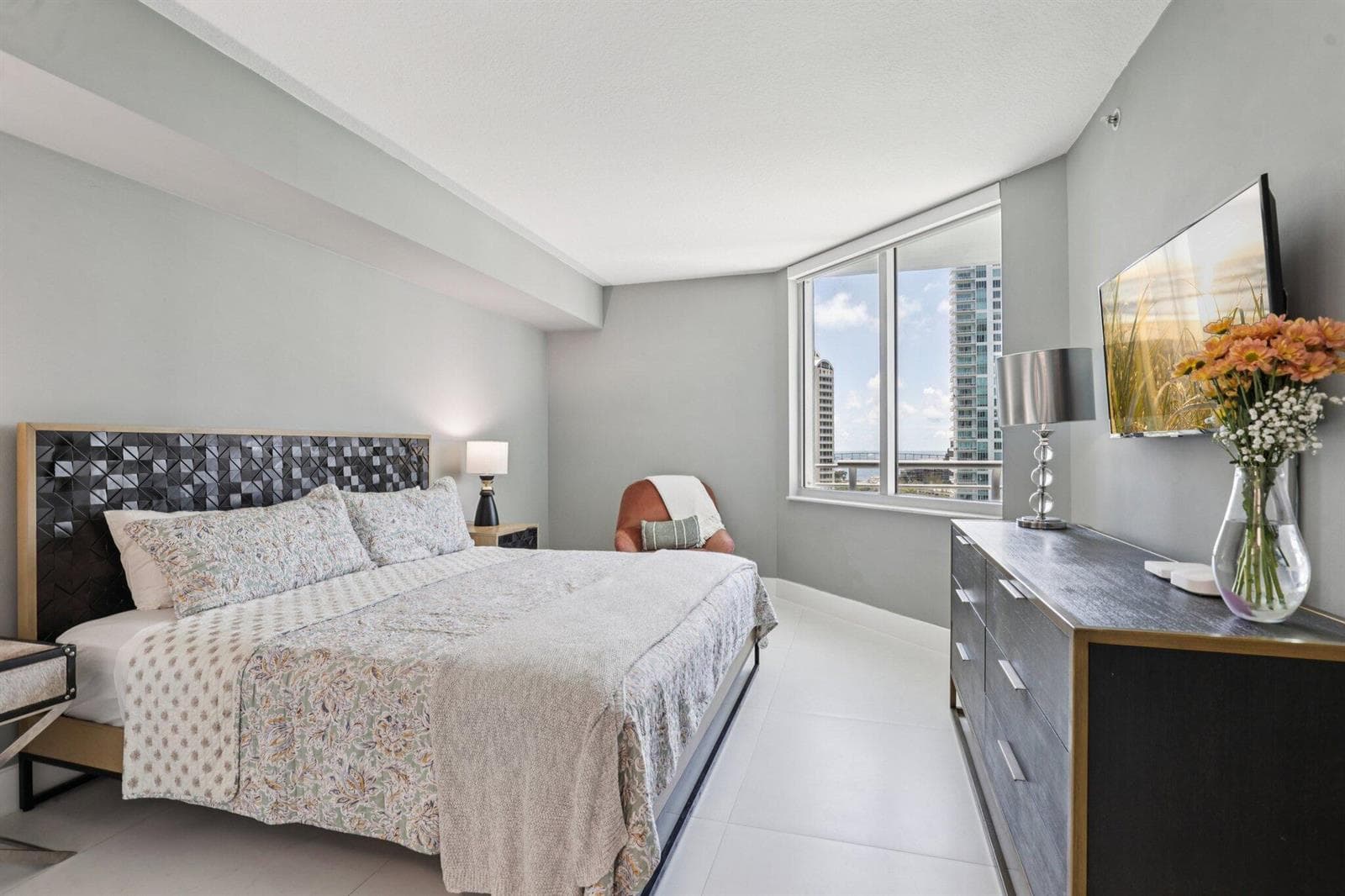 335 S Biscayne Boulevard 1607 photo 11