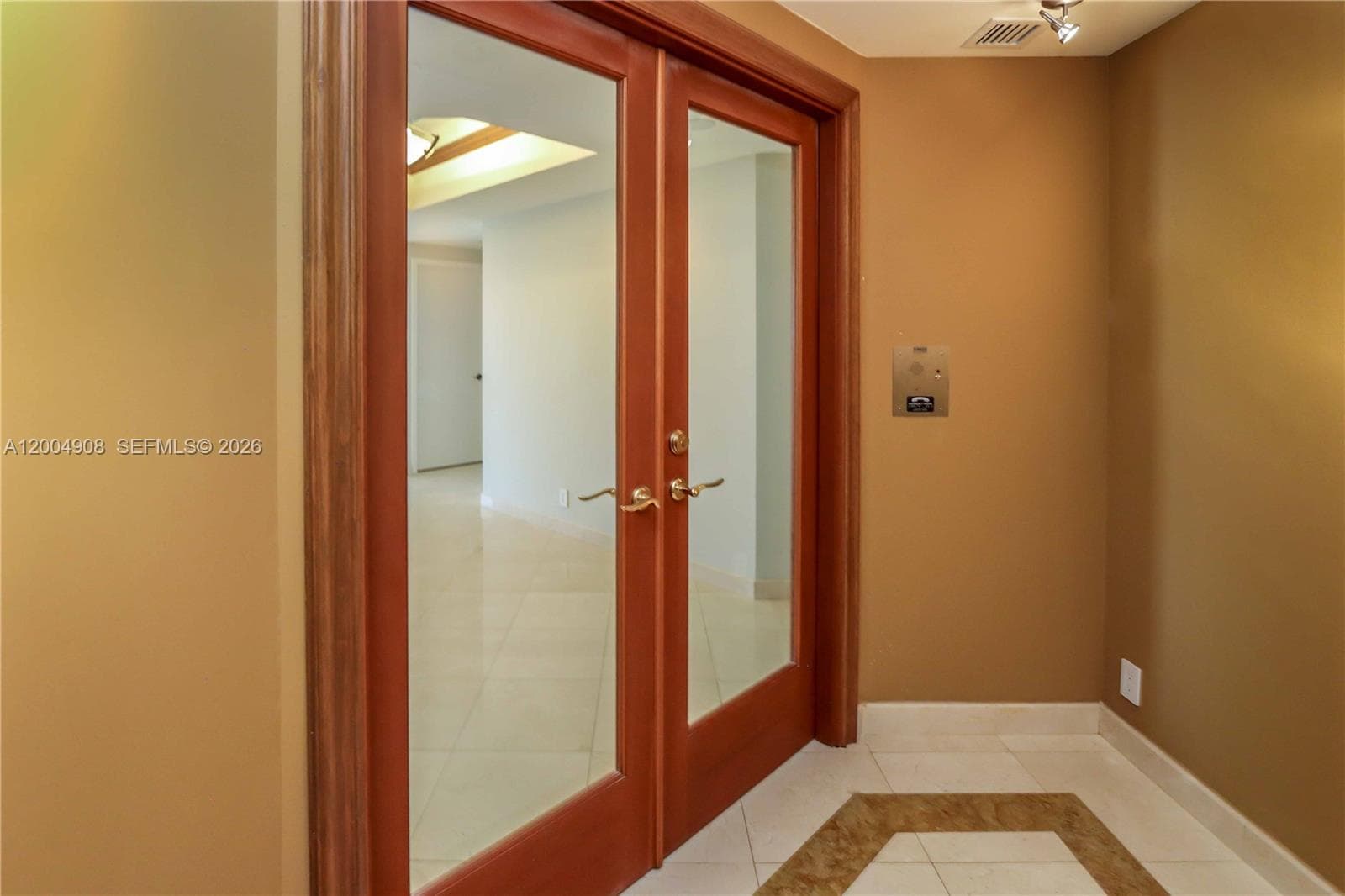 3802 NE 207th St 2604 photo 6