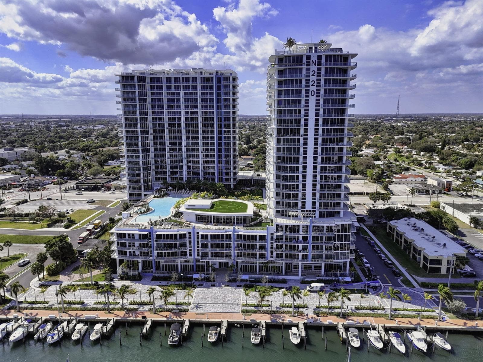 220 Lake Shore Drive 605 photo 1