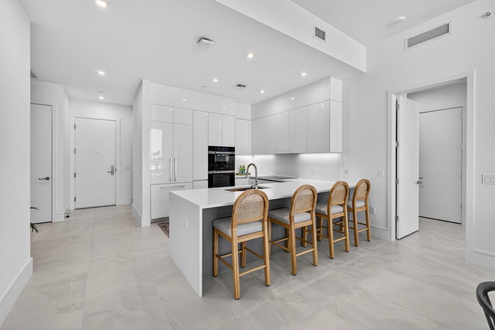 220 Lake Shore Drive 605 photo 10