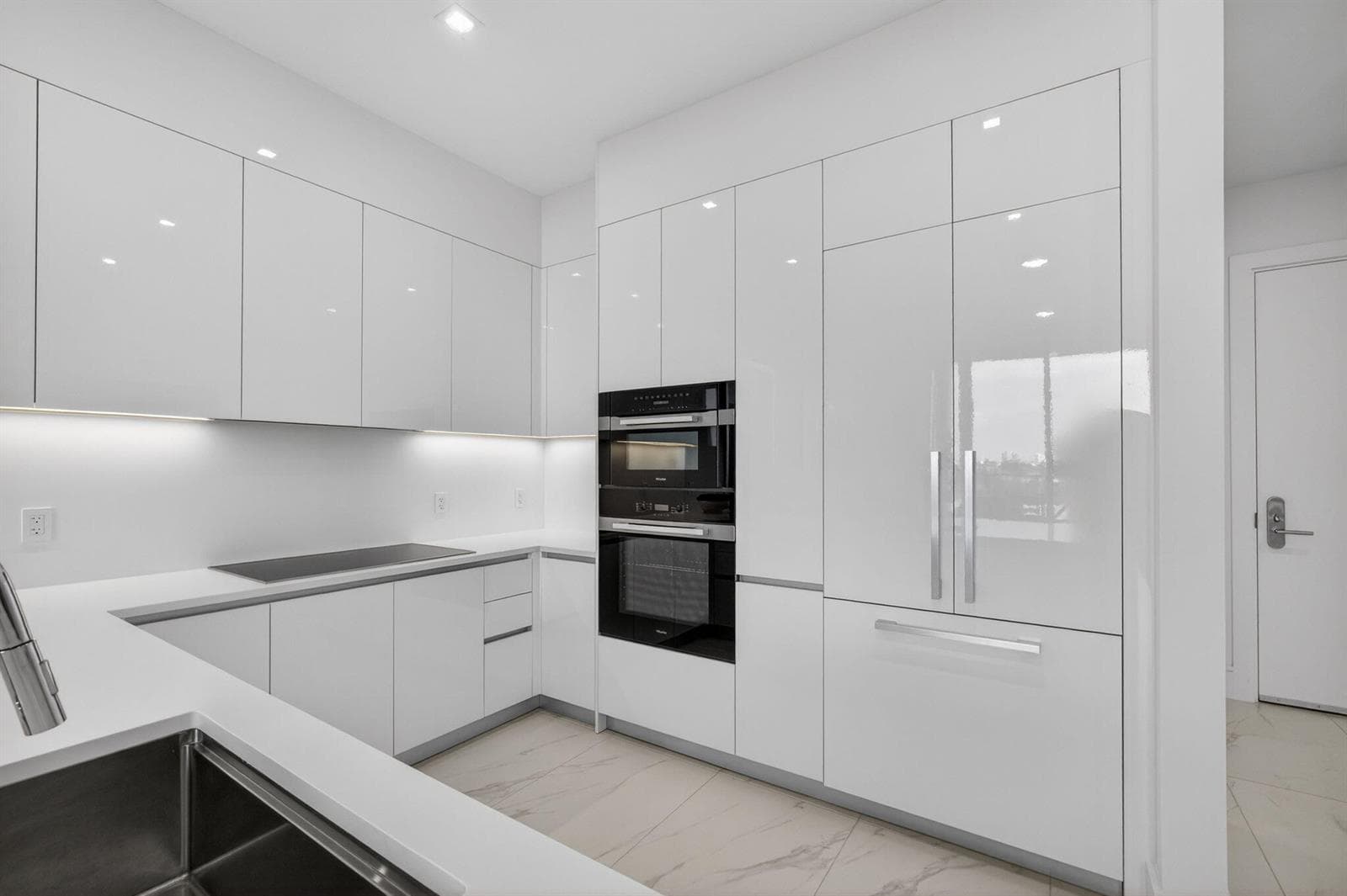 220 Lake Shore Drive 609 photo 12