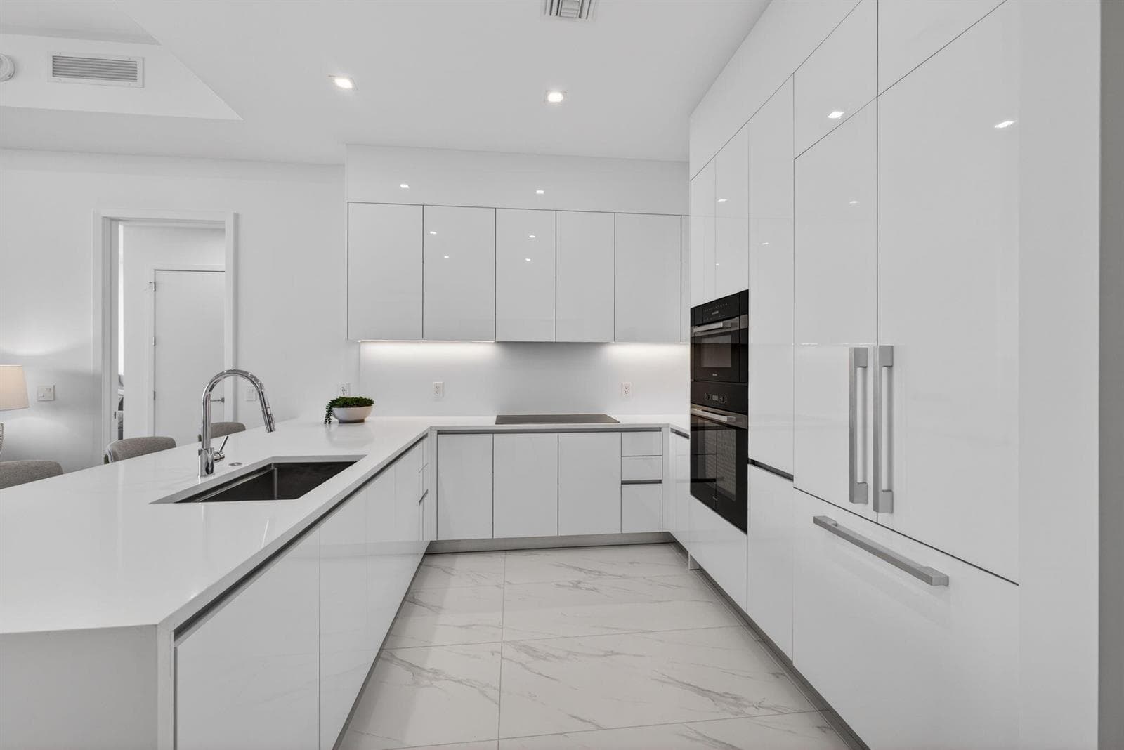 220 Lake Shore Drive 609 photo 11