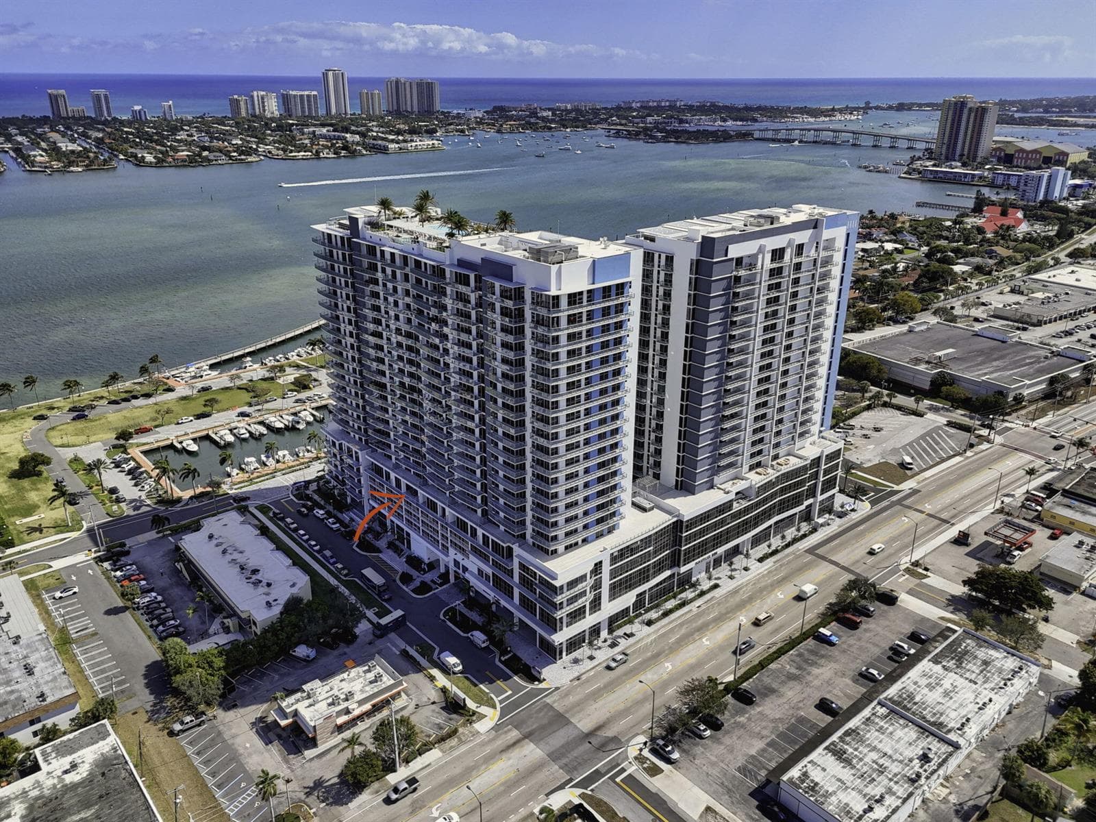 220 Lake Shore Drive 609 photo 4