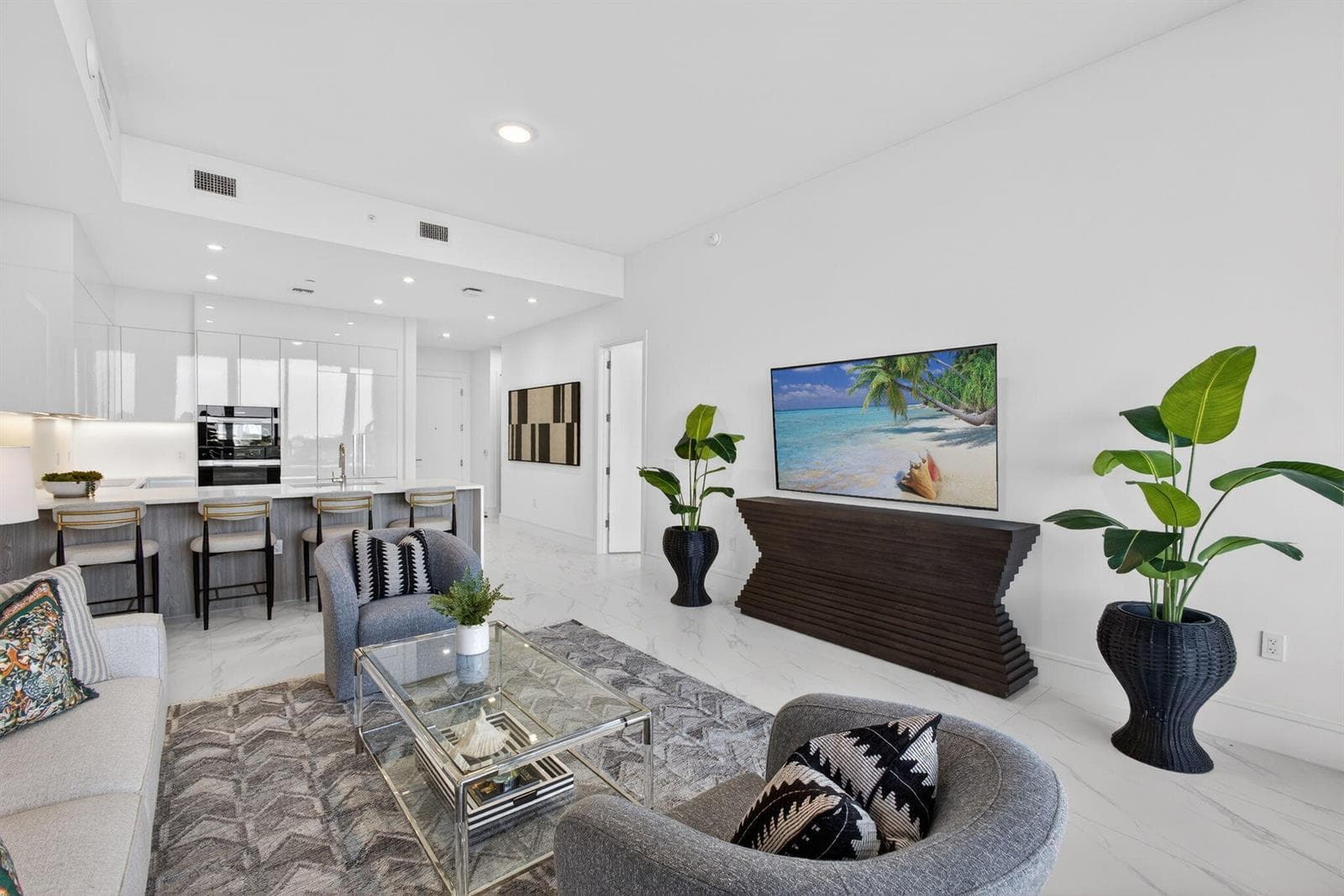 220 Lake Shore Drive 609 photo 21
