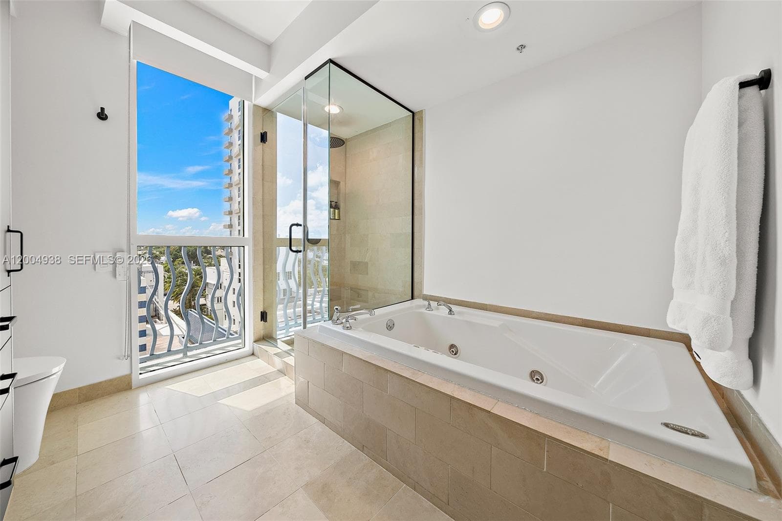 1500 Ocean Dr 607 photo 19