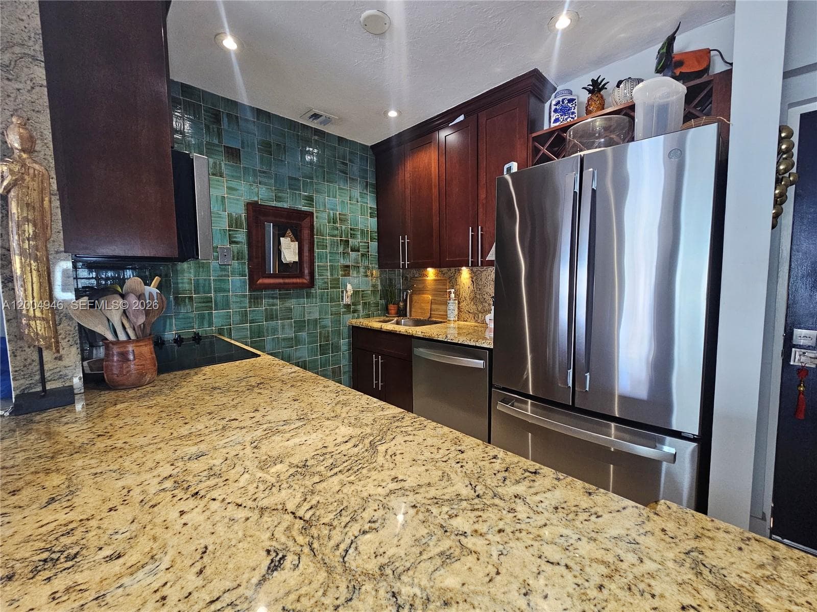 3545 167th St 404 photo 6